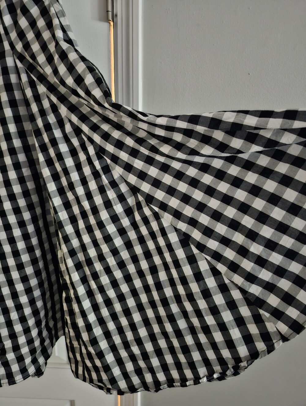 Who What Wear.. Black and White  Circle Skirt - Picture 3 of 8